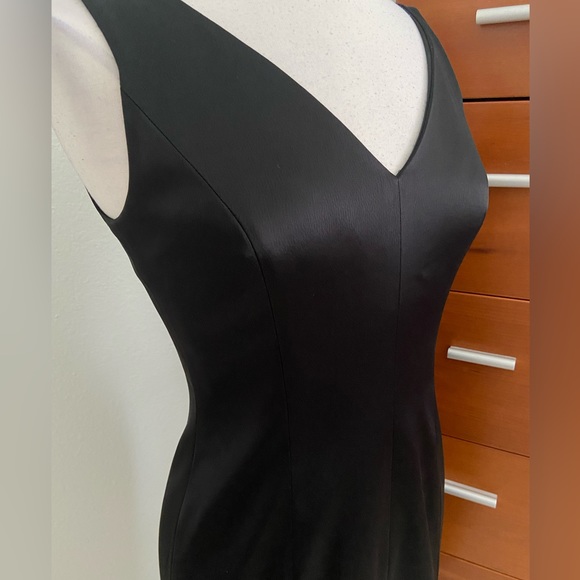 NWT Tahari Black Satin-like Cocktail Dress Size 8 Sleeveless Sheath - Picture 4 of 12